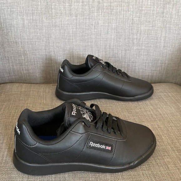 NWOB Reebok Classics With Memory Foam Tech 2.0 - Picture 2 of 5